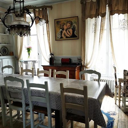 Hotel La Chasse Royale Plailly Exteriér fotografie