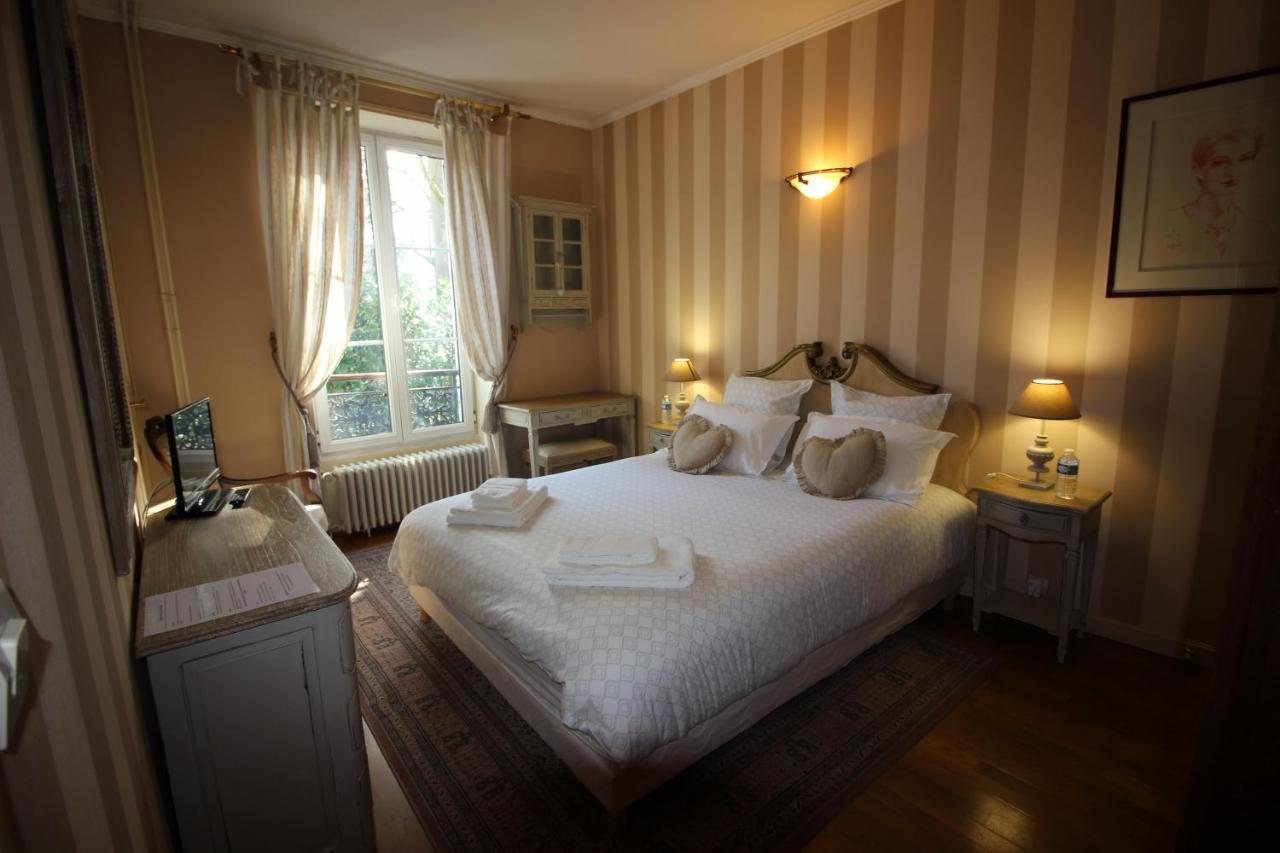 Hotel La Chasse Royale Plailly Exteriér fotografie