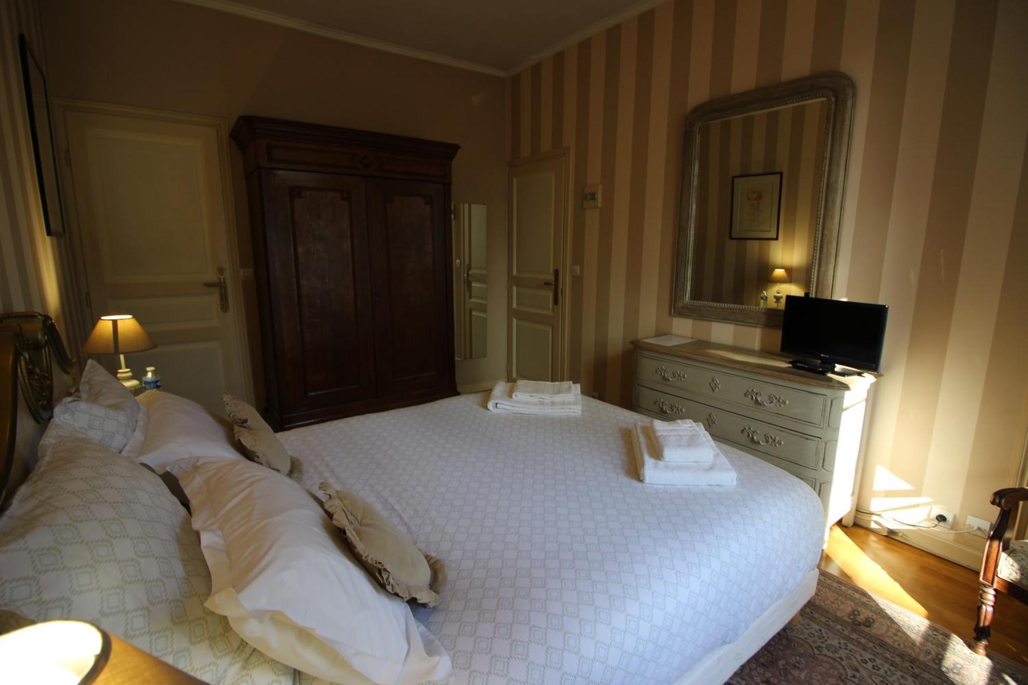 Hotel La Chasse Royale Plailly Exteriér fotografie